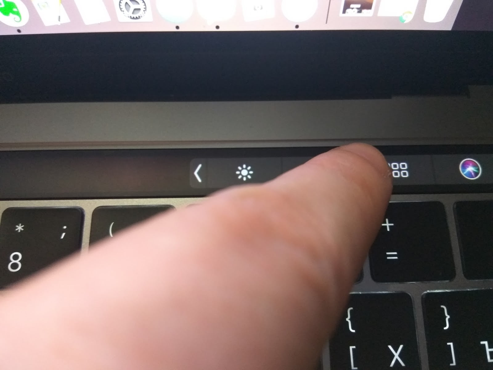 Touch Bar в MacBook Pro
